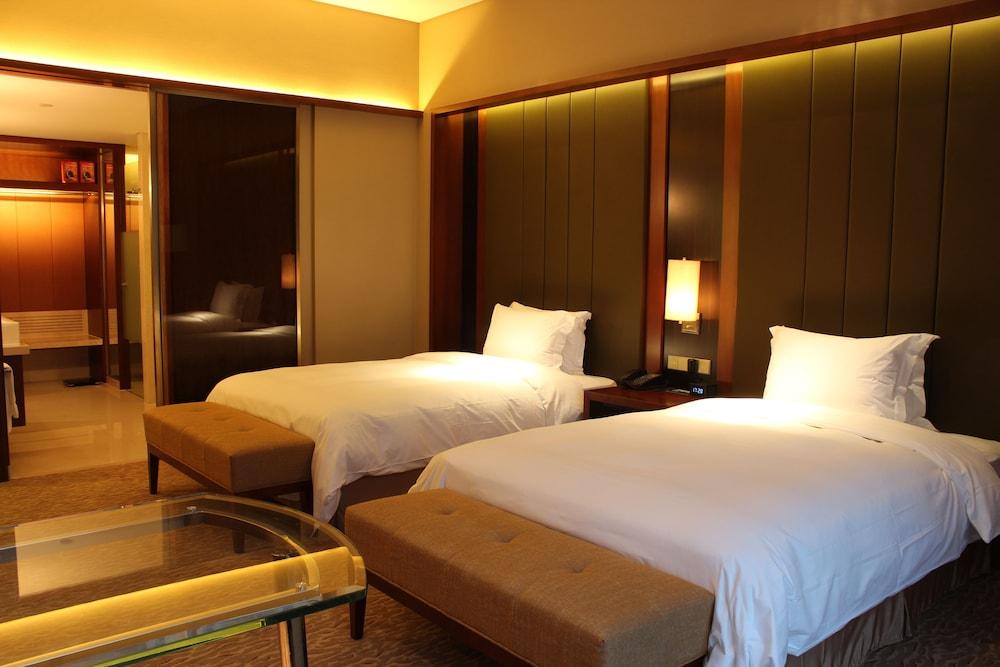 Hilton Nanjing Riverside Exterior photo