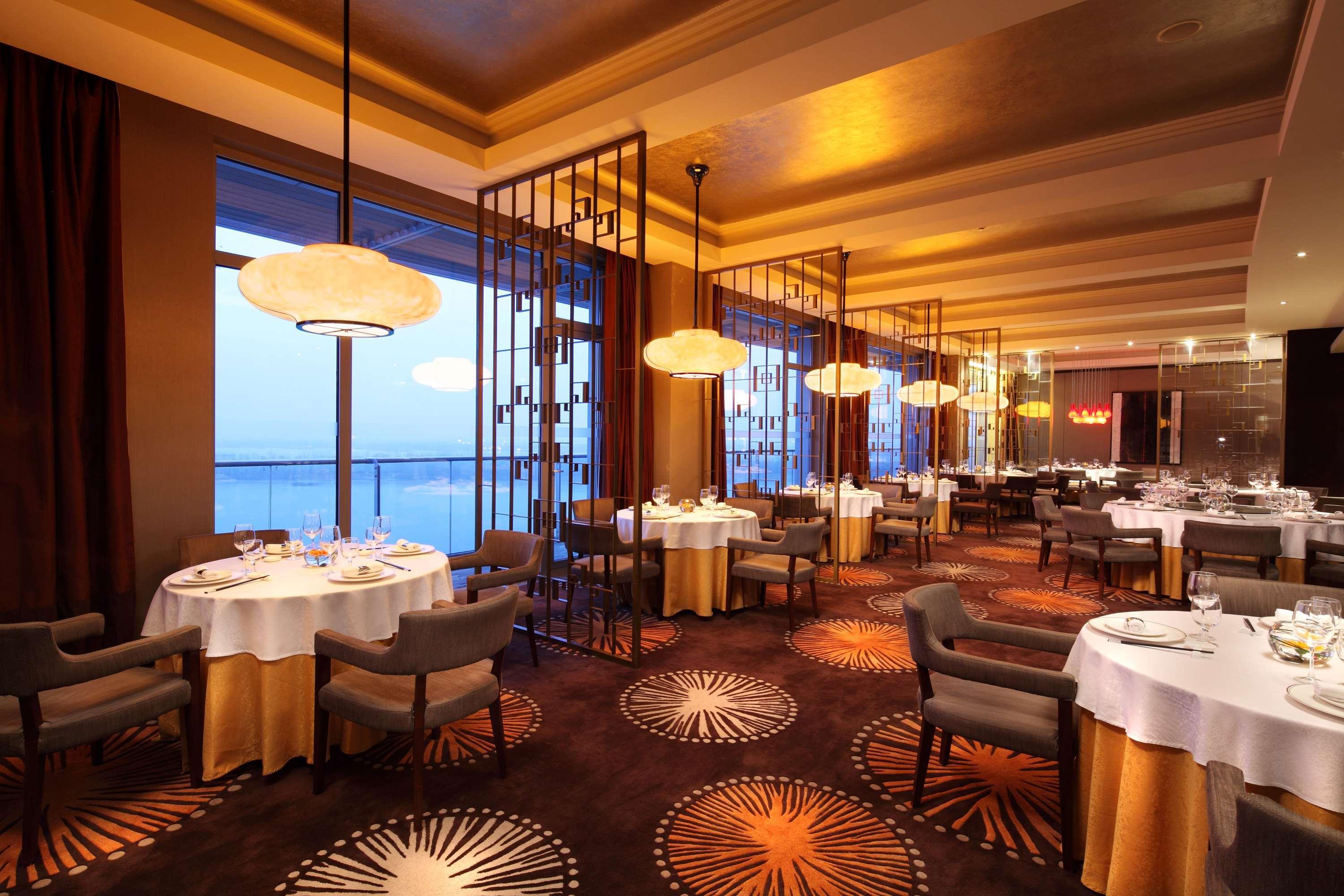 Hilton Nanjing Riverside Restaurant photo