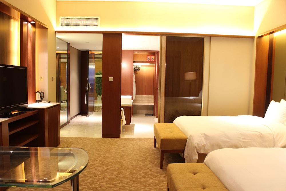 Hilton Nanjing Riverside Exterior photo