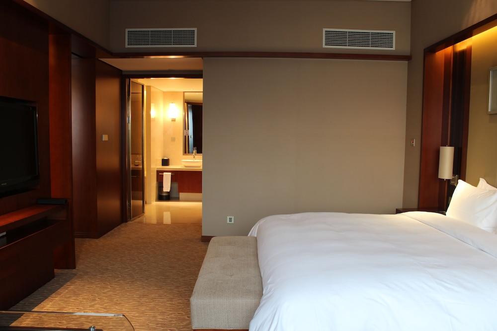 Hilton Nanjing Riverside Exterior photo